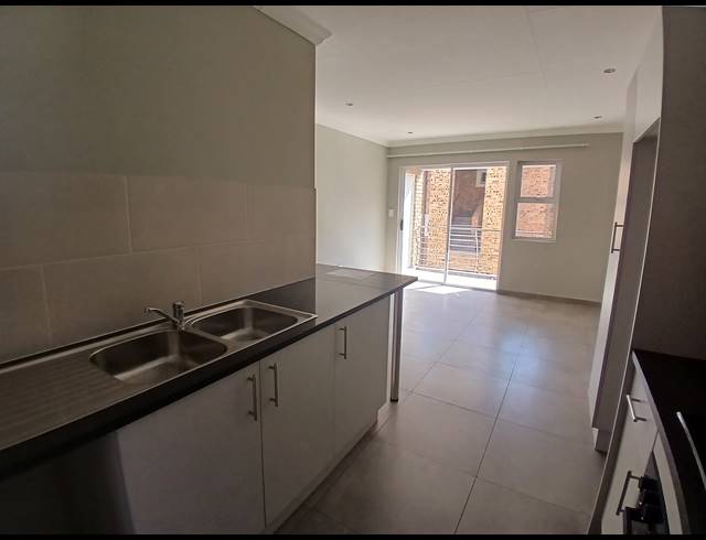 2 BEDROOM TOWNHOUSE FOR SALE IN ALBEMARLE